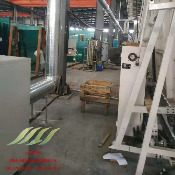 河南優(yōu)克玻璃有限公司廢氣處理設(shè)備安裝 